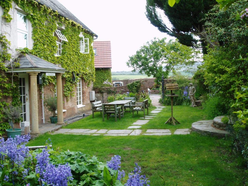 Catwell House Bed & Breakfast Williton Bagian luar foto