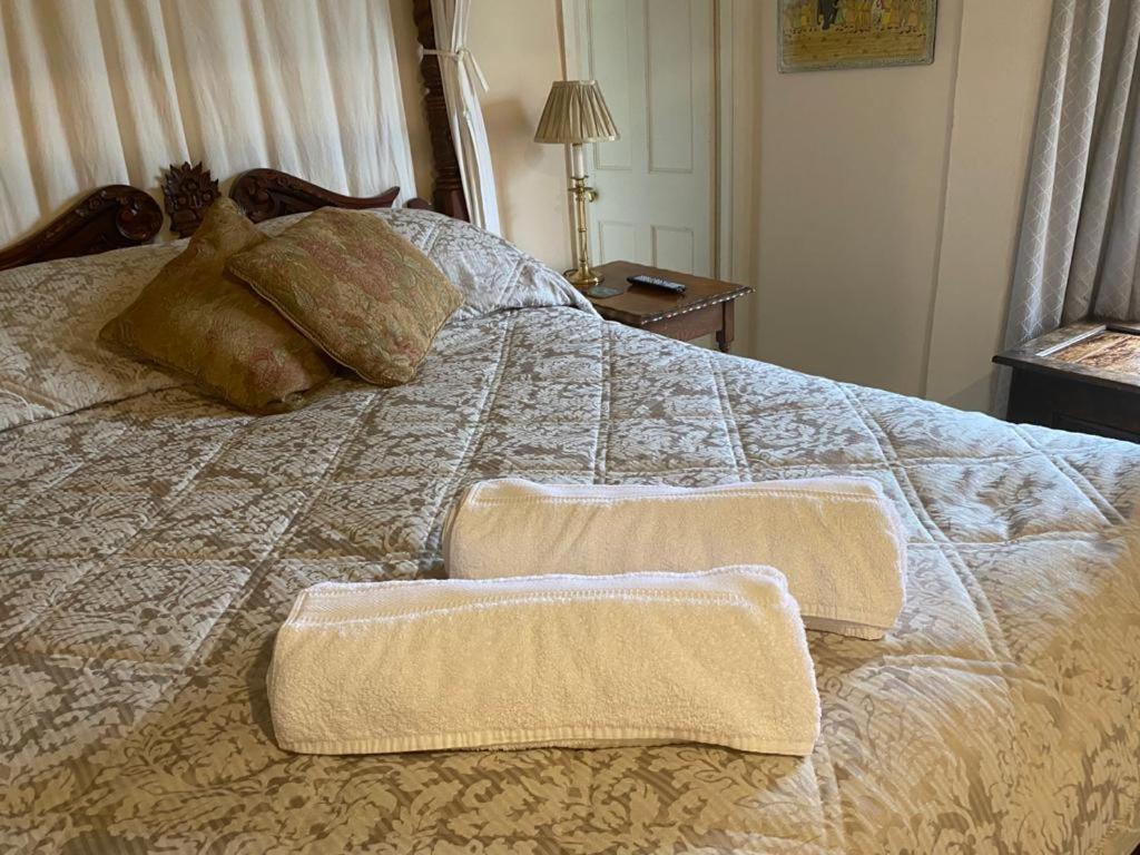 Catwell House Bed & Breakfast Williton Bagian luar foto